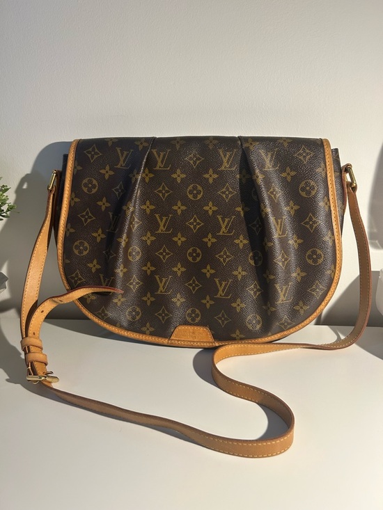 Louis Vuitton Handbags - Louis Vuitton Monogram menilmontant